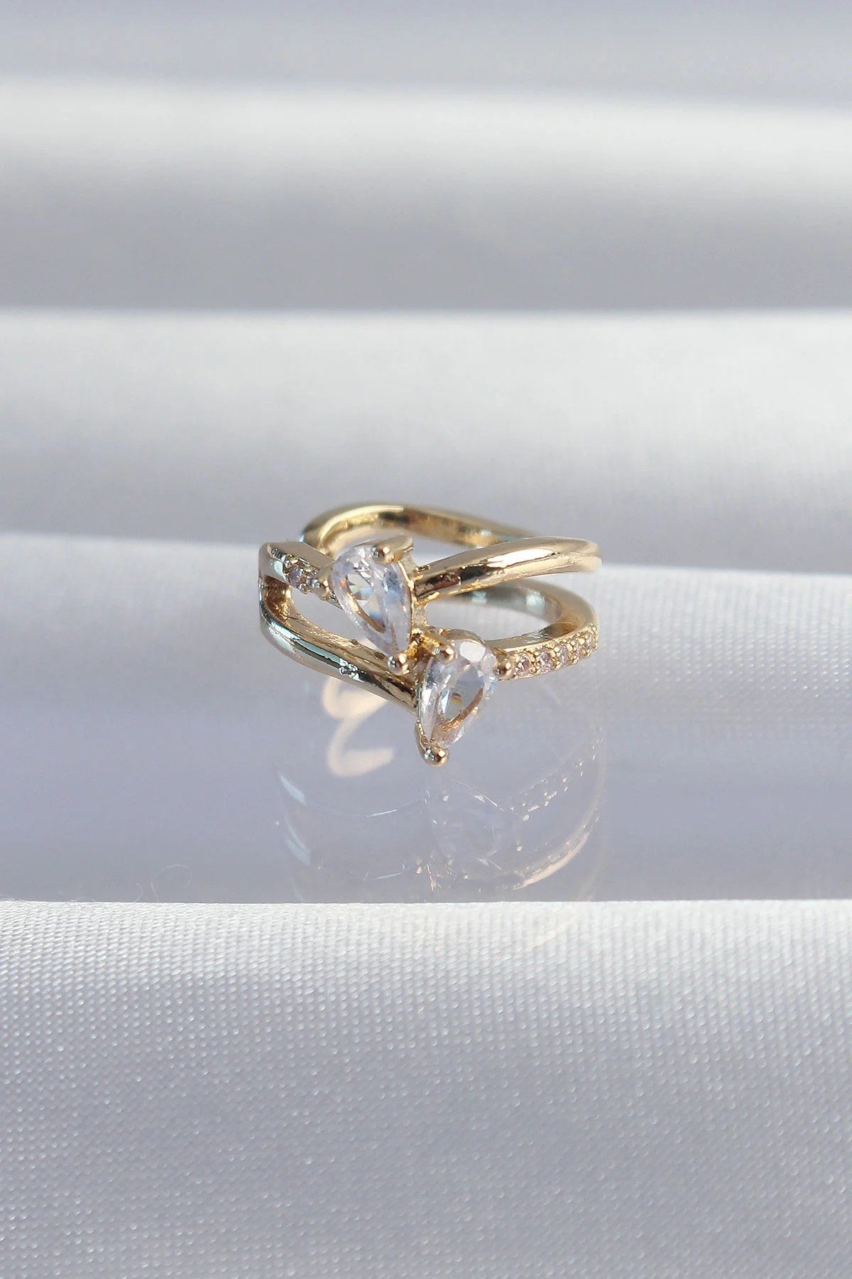 Zirkon Taşlı Gold Renk Damla Earcuff Küpe