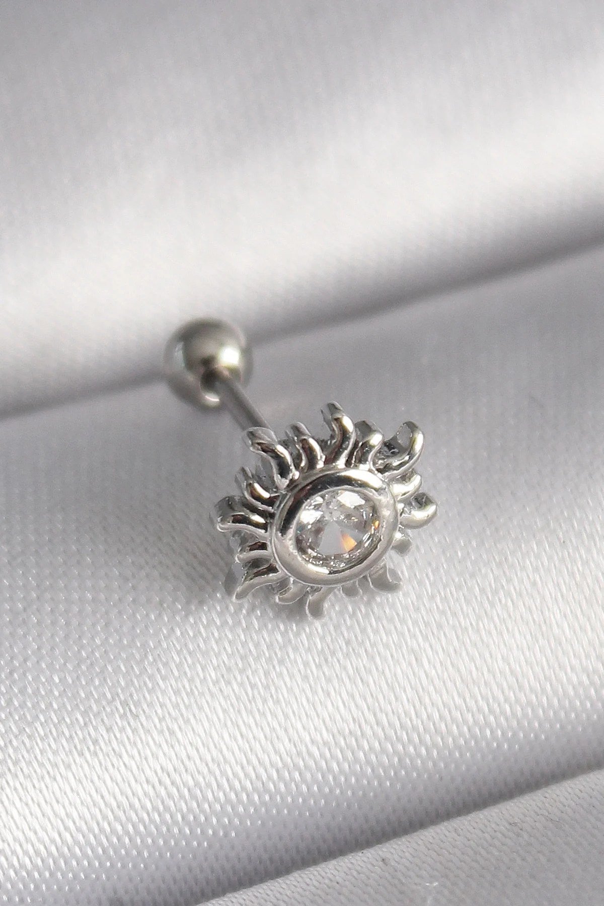 Zirkon Taşlı Güneş Tragus Piercing 6mm 1.2mm