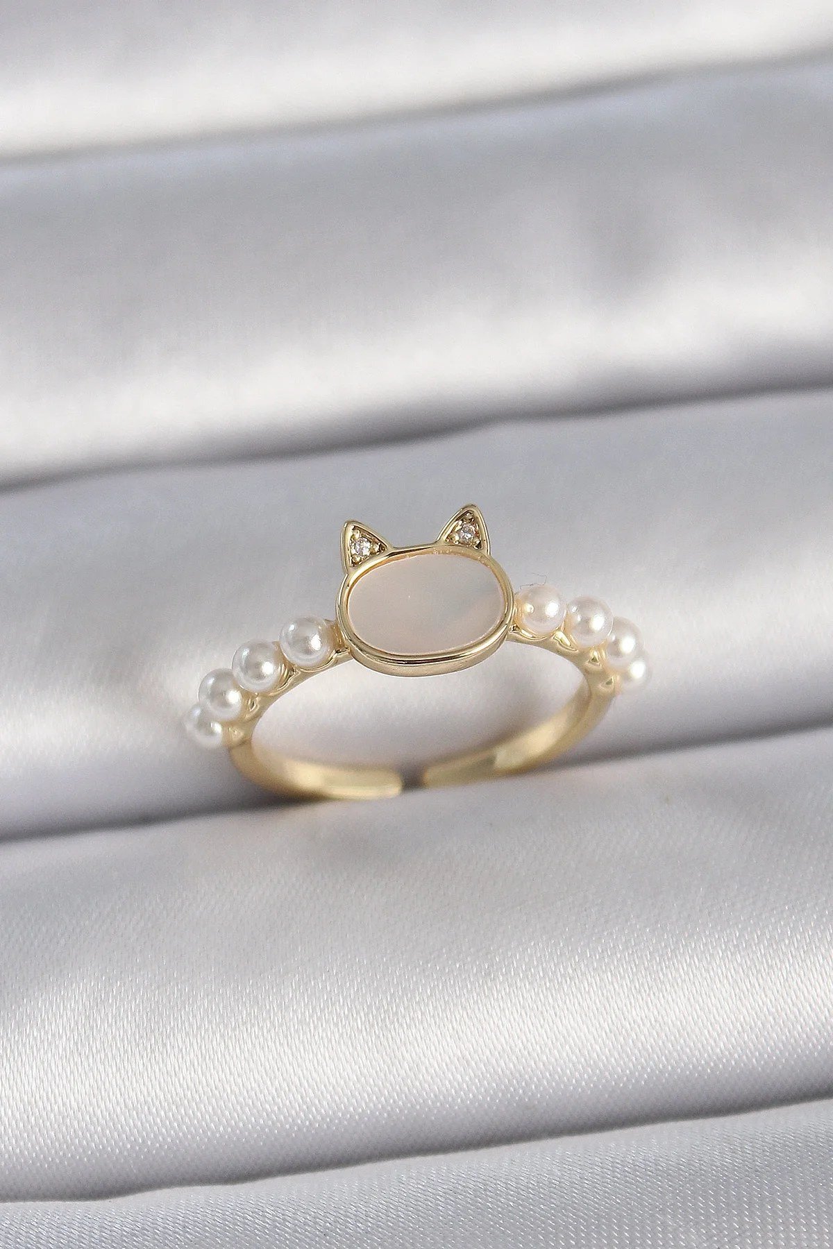 Gold Renk Mineli Kedi Detay Kadın Yüzük - Model