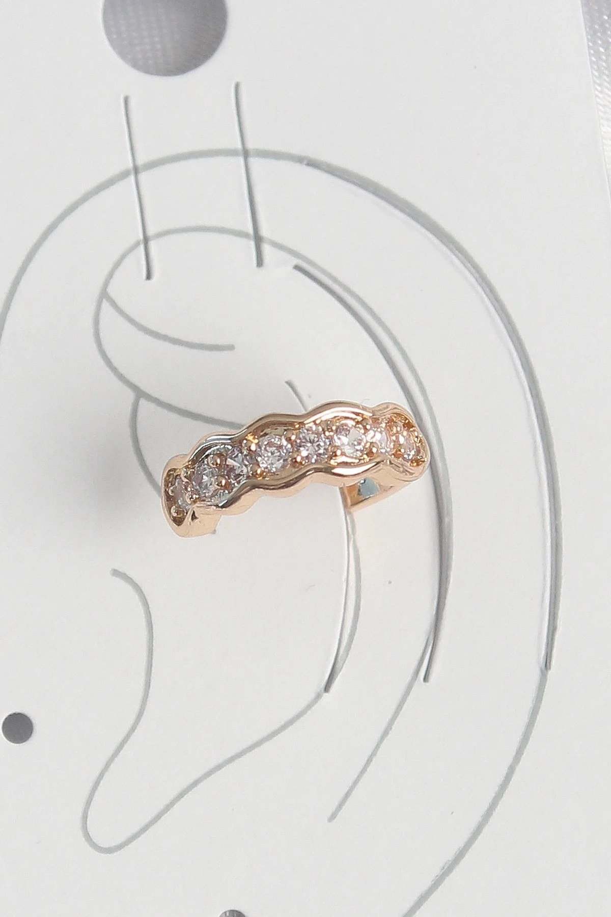 Zirkon Taşlı Gold Renk Kadın Kıkırdak Küpe